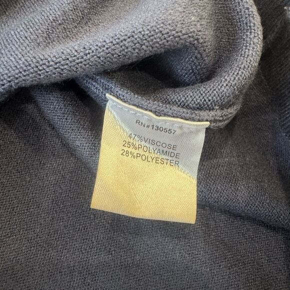 Blue magnetic turtleneck sweater - Picture 5 of 6